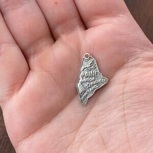 Vintage Bell Trading Post 925 Sterling Silver Maine State Map Pendant Charm